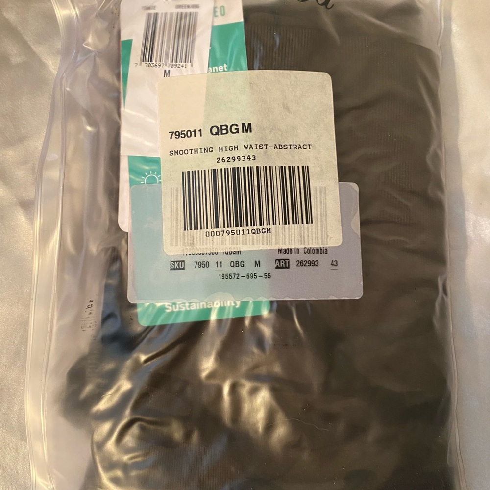 SALE Victoria’s Secret Camo set NWT - Picture 6 of 14